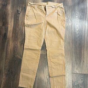 Old Navy skinny khaki pants